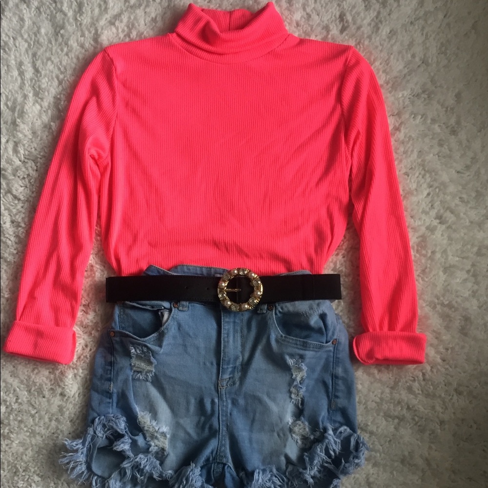 🤩NEON pink turtle neck
